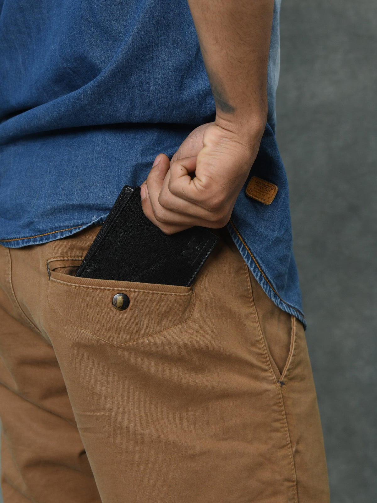 Donovan Men's Buffalo Leather Wallet